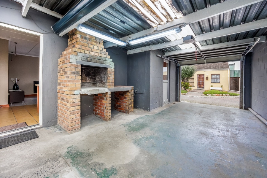 3 Bedroom Property for Sale in Silversands Western Cape